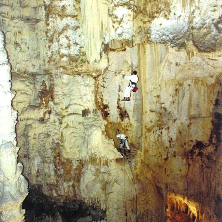 Impresa Silvio Pierobon - Realizzazioni - Interventi conservativi Grotte di Frasassi – Genga (AN) 