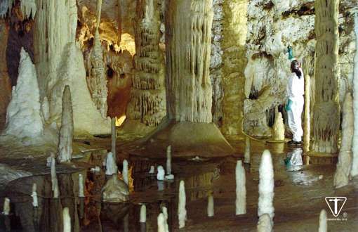 Impresa Pierobon srl - Realizzazioni - Interventi conservativi Grotte di Frasassi | Genga (AN)